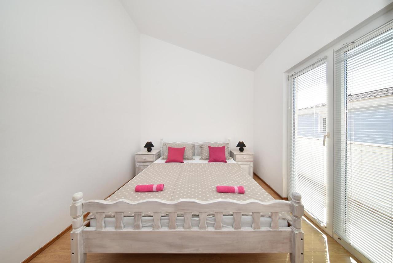 Apartments Krepo ヴィル エクステリア 写真