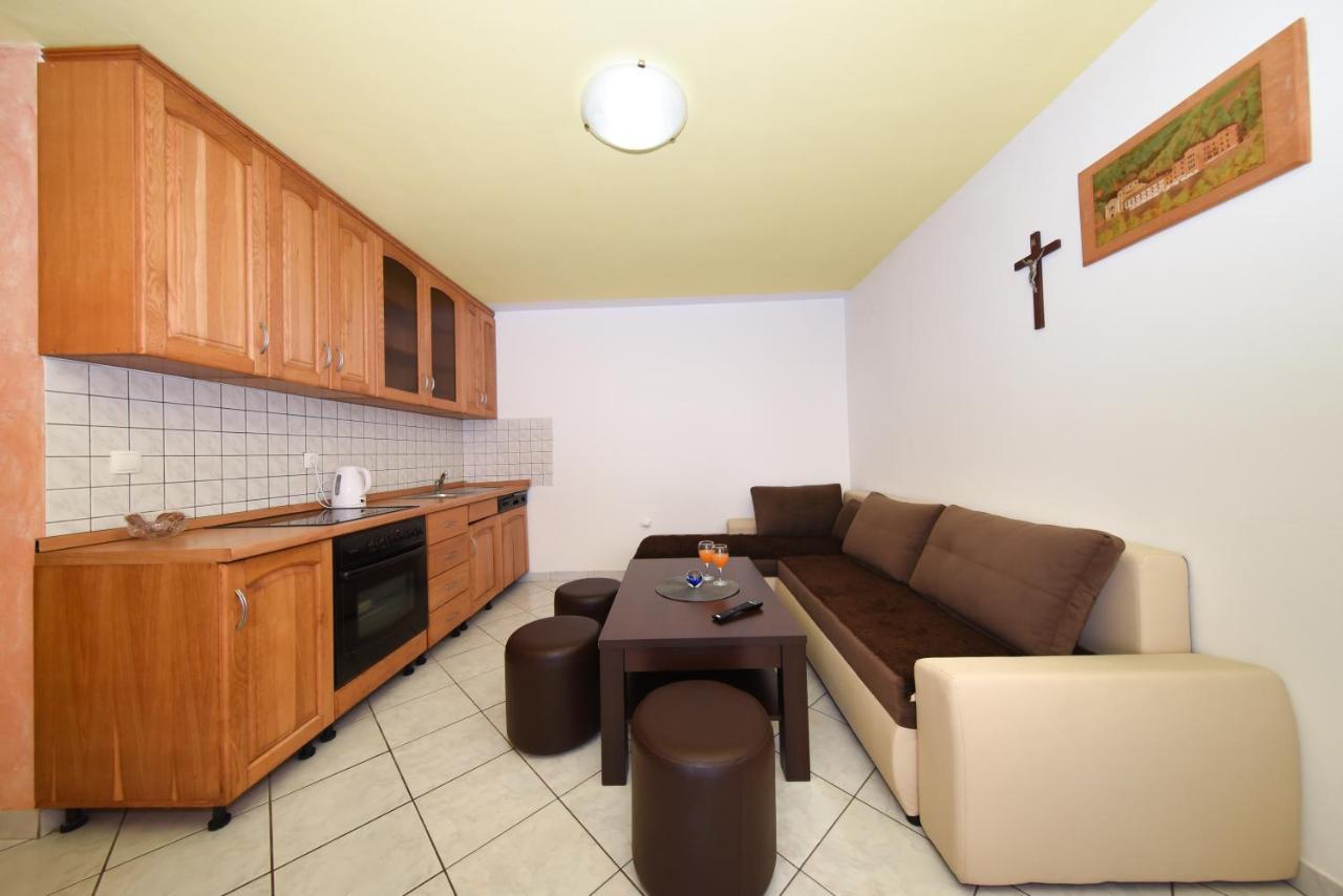 Apartments Krepo ヴィル エクステリア 写真